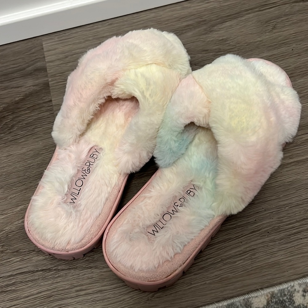 Unicorn pastel fuzzy slides